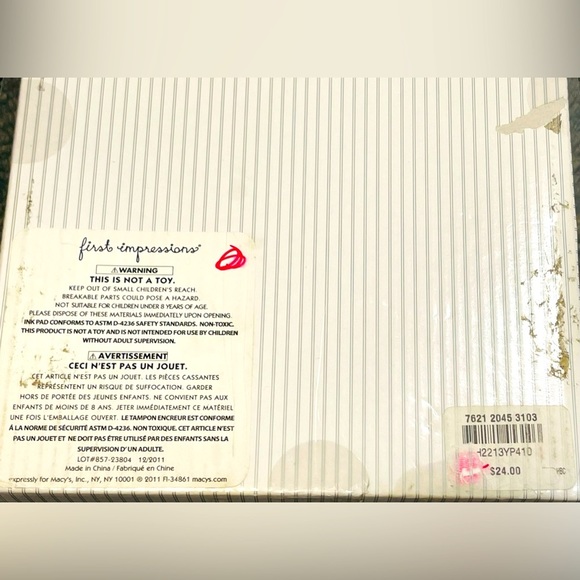 ✨2/$15✨Baby Handprint & Footprint framed Hanging Kit - Picture 4 of 4